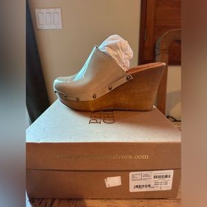 Penelope Chilvers 100% Leather Clogs